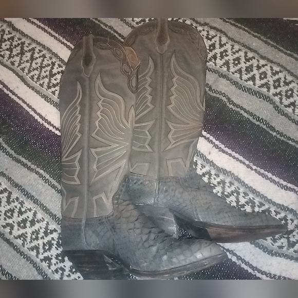 Woman's Snakeskin Hondo Boots - Picture 5 of 8